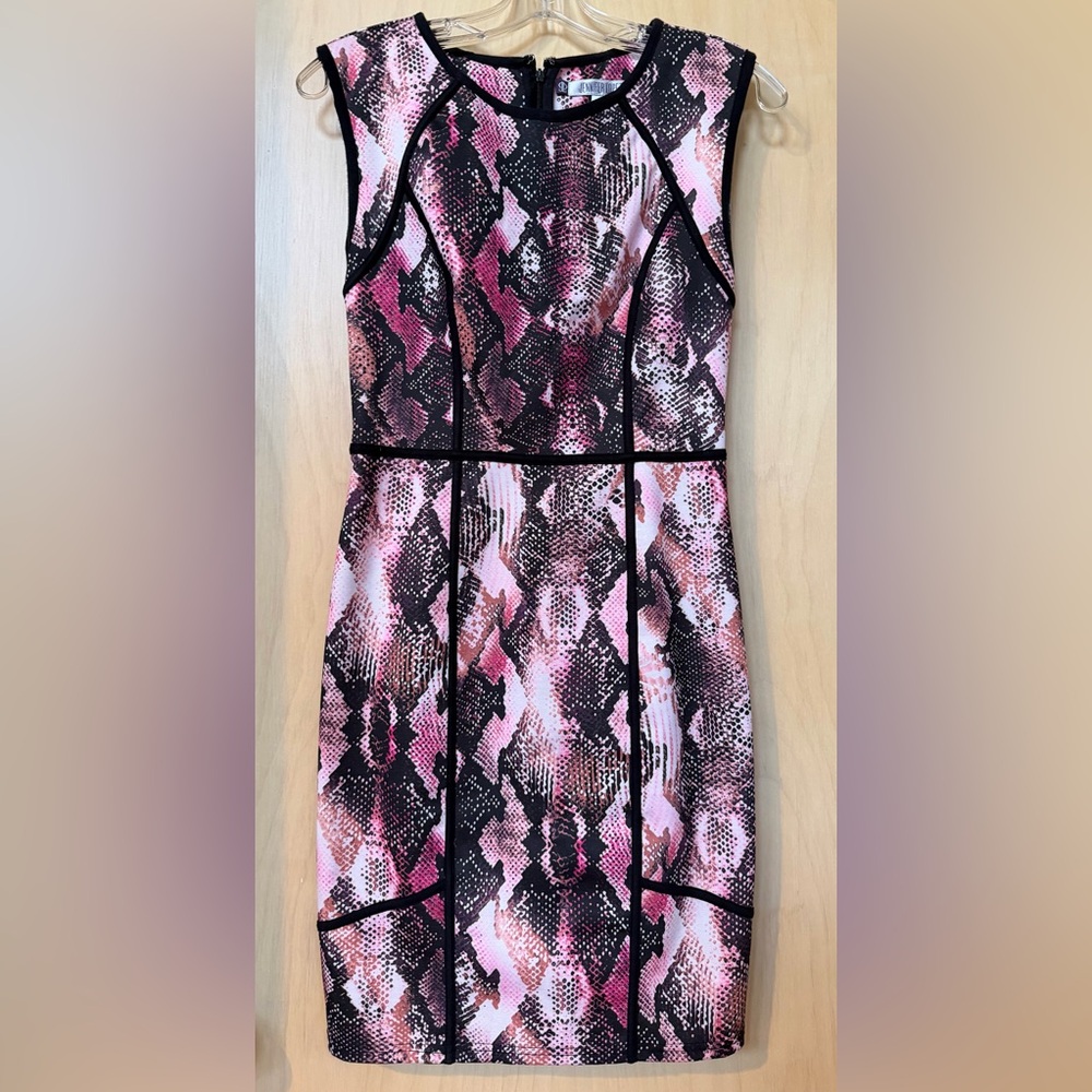 Sz 2 Jennifer Lopez sheath dress, very good condition.
